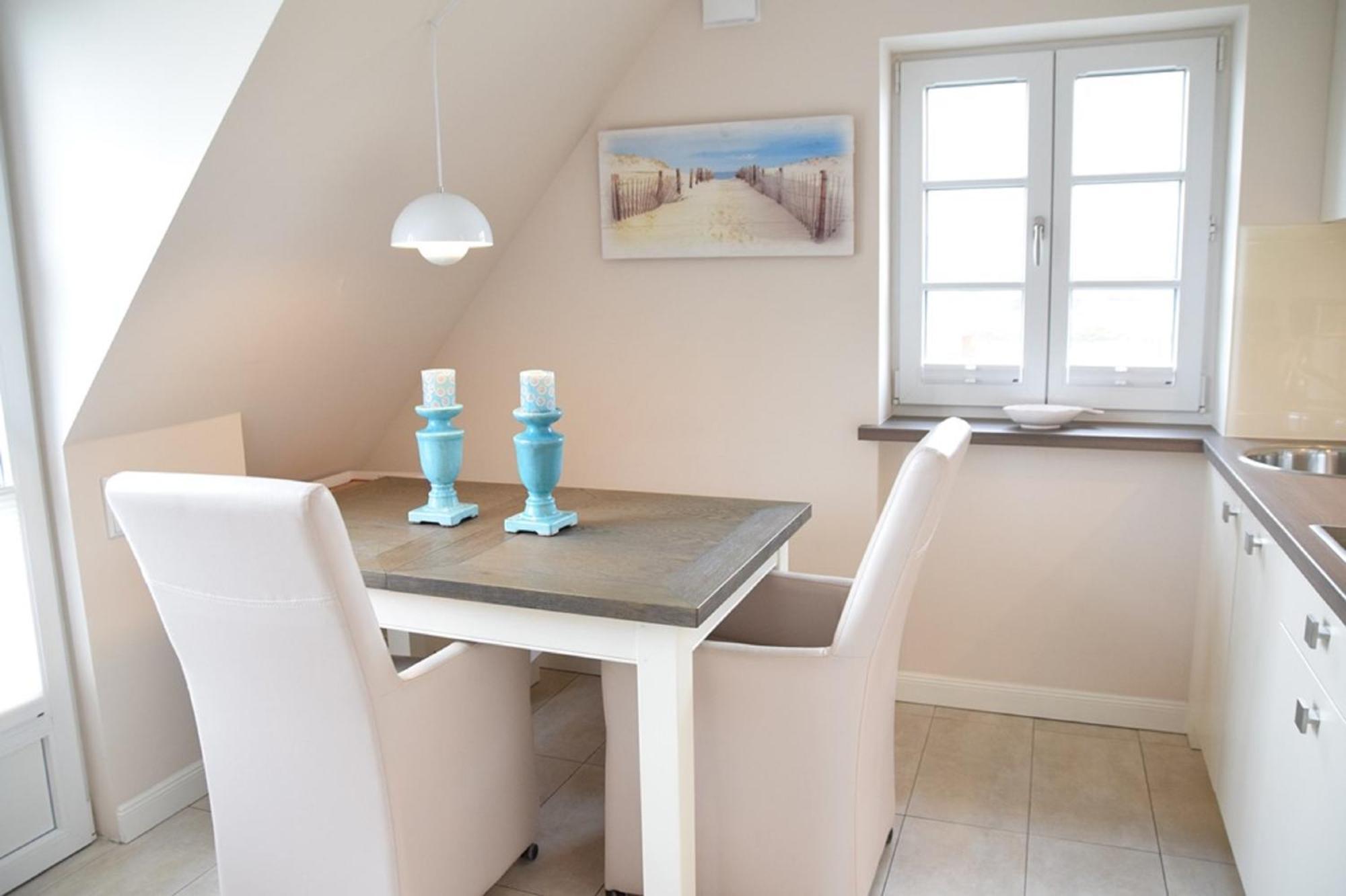 Norderstrasse 55c, W11, Dg, Sundowner Apartment